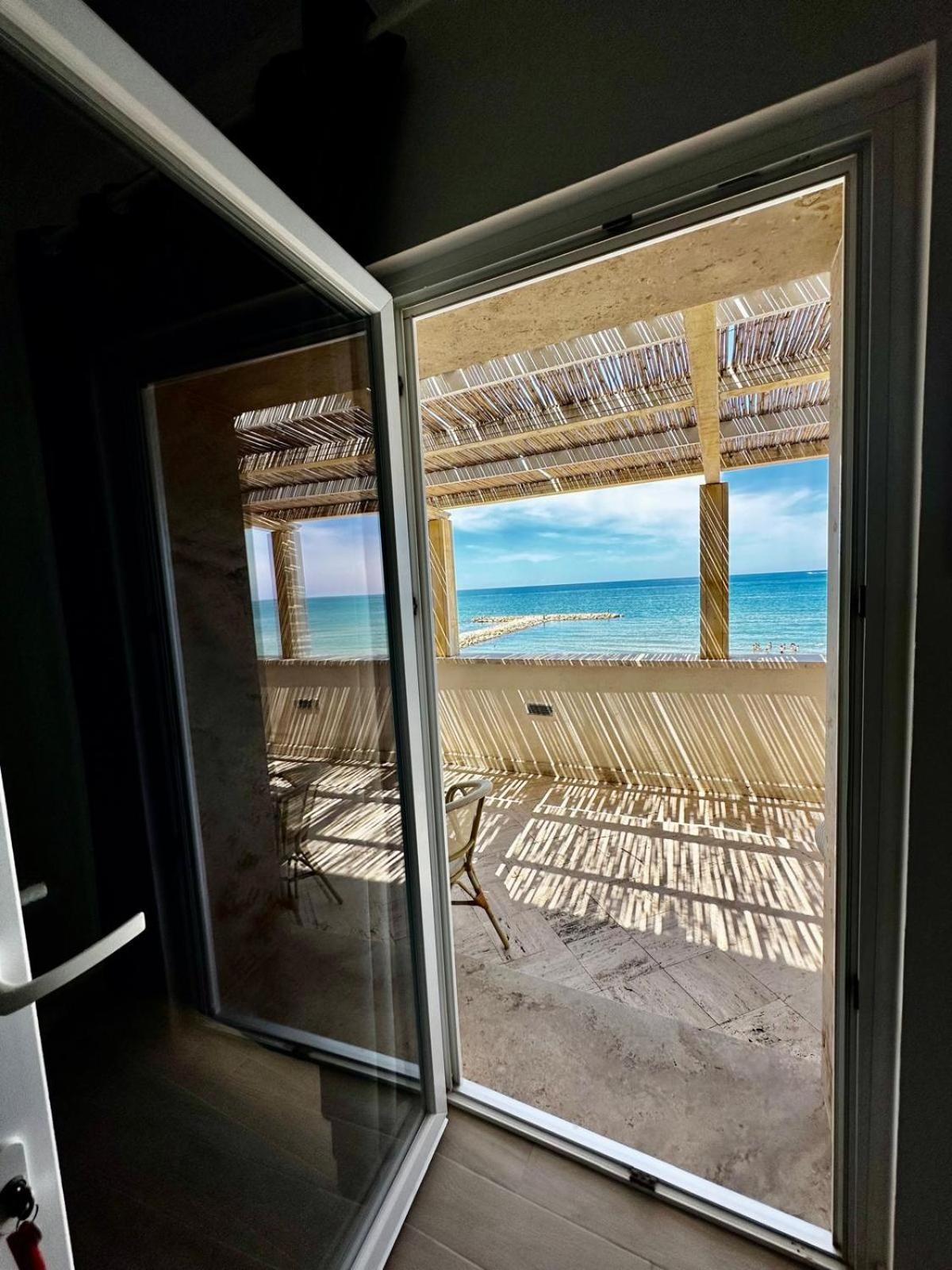 Il Paradiso Sul Mare อันซีโอ ภายนอก รูปภาพ