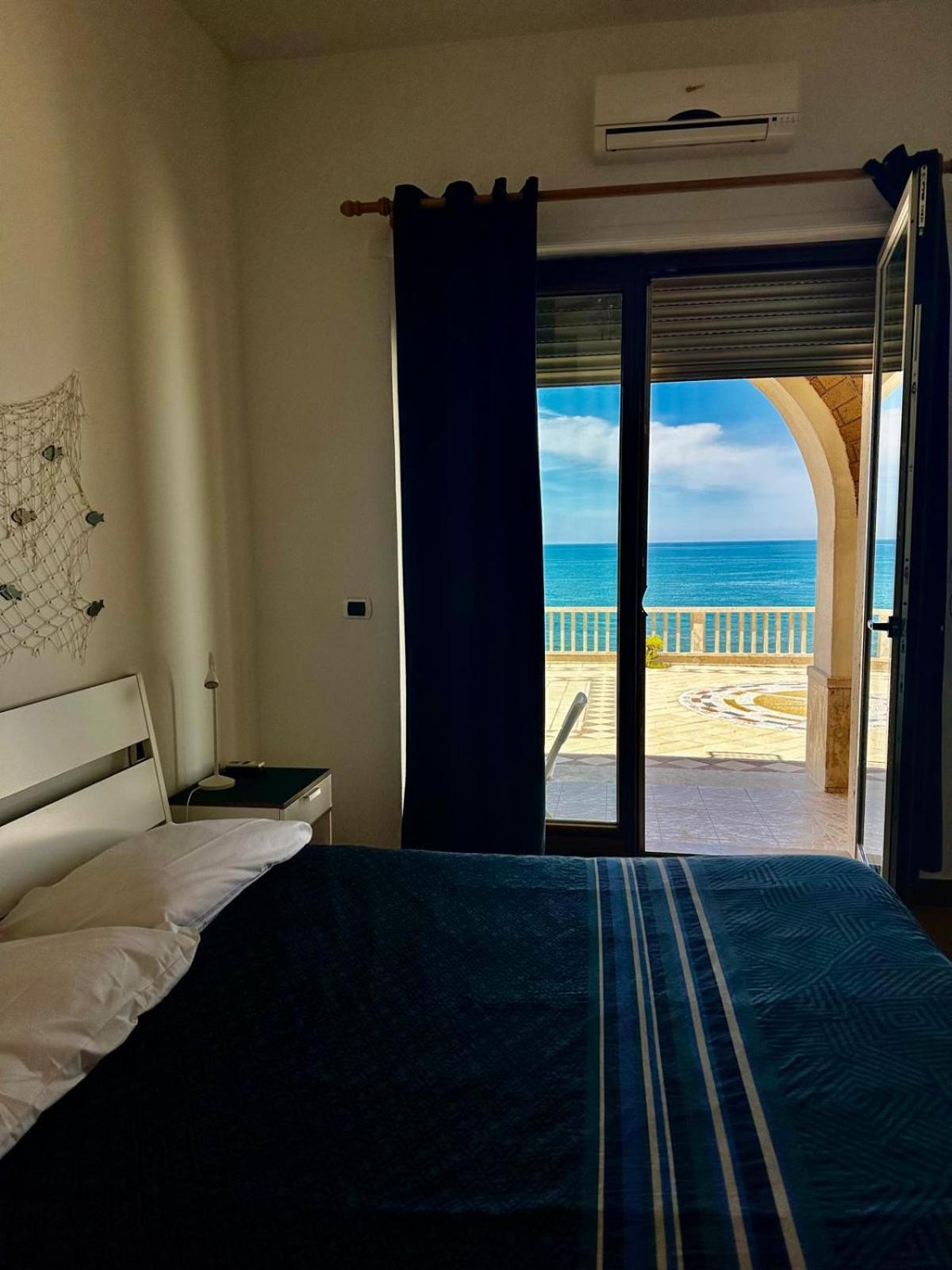 Il Paradiso Sul Mare อันซีโอ ภายนอก รูปภาพ